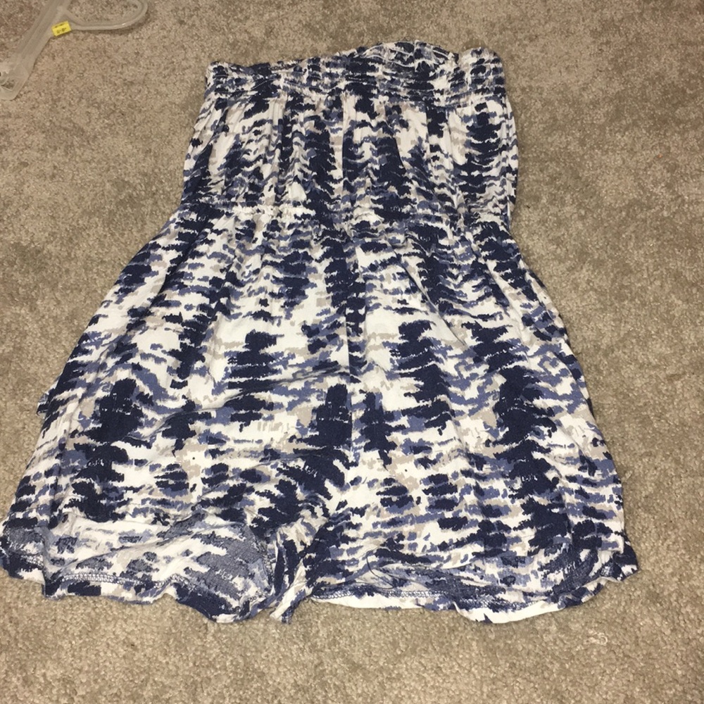 Strapless pattern romper